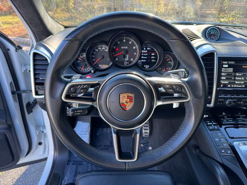 Used 2016 Porsche Cayenne GTS image 28