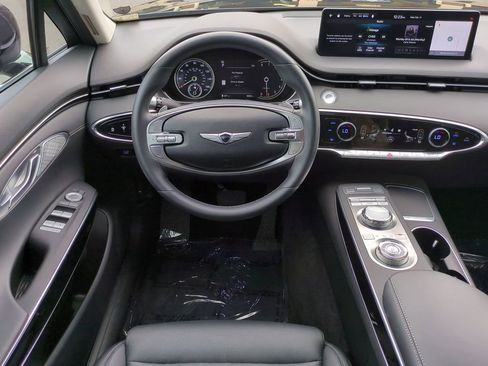 Used 2025 Genesis GV70 2.5T image 16