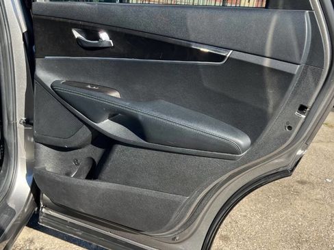 Used 2016 Kia Sorento LX 4dr SUV image 21