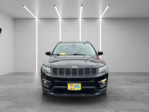 Used 2019 Jeep Compass Latitude image 2
