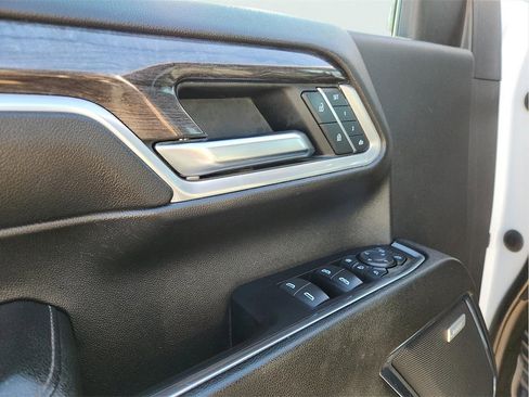 Used 2024 Chevrolet Silverado 2500 LTZ w/ LTZ Convenience Package image 15