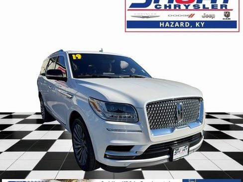 Used 2019 Lincoln Navigator Reserve image 1