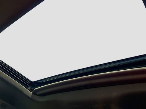 Used 2023 GMC Canyon AT4 w/ AT4 Premium Package image 21