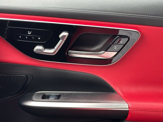 Certified 2024 Mercedes-Benz GLC 300 4MATIC image 33
