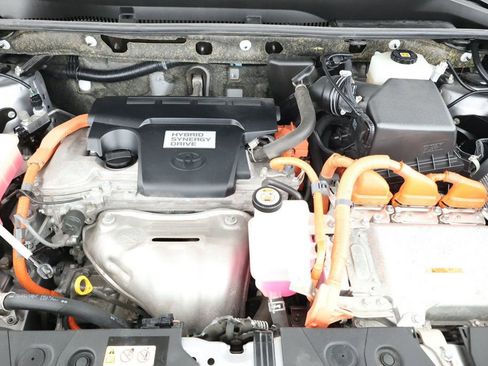 Used 2018 Toyota RAV4 XLE image 25