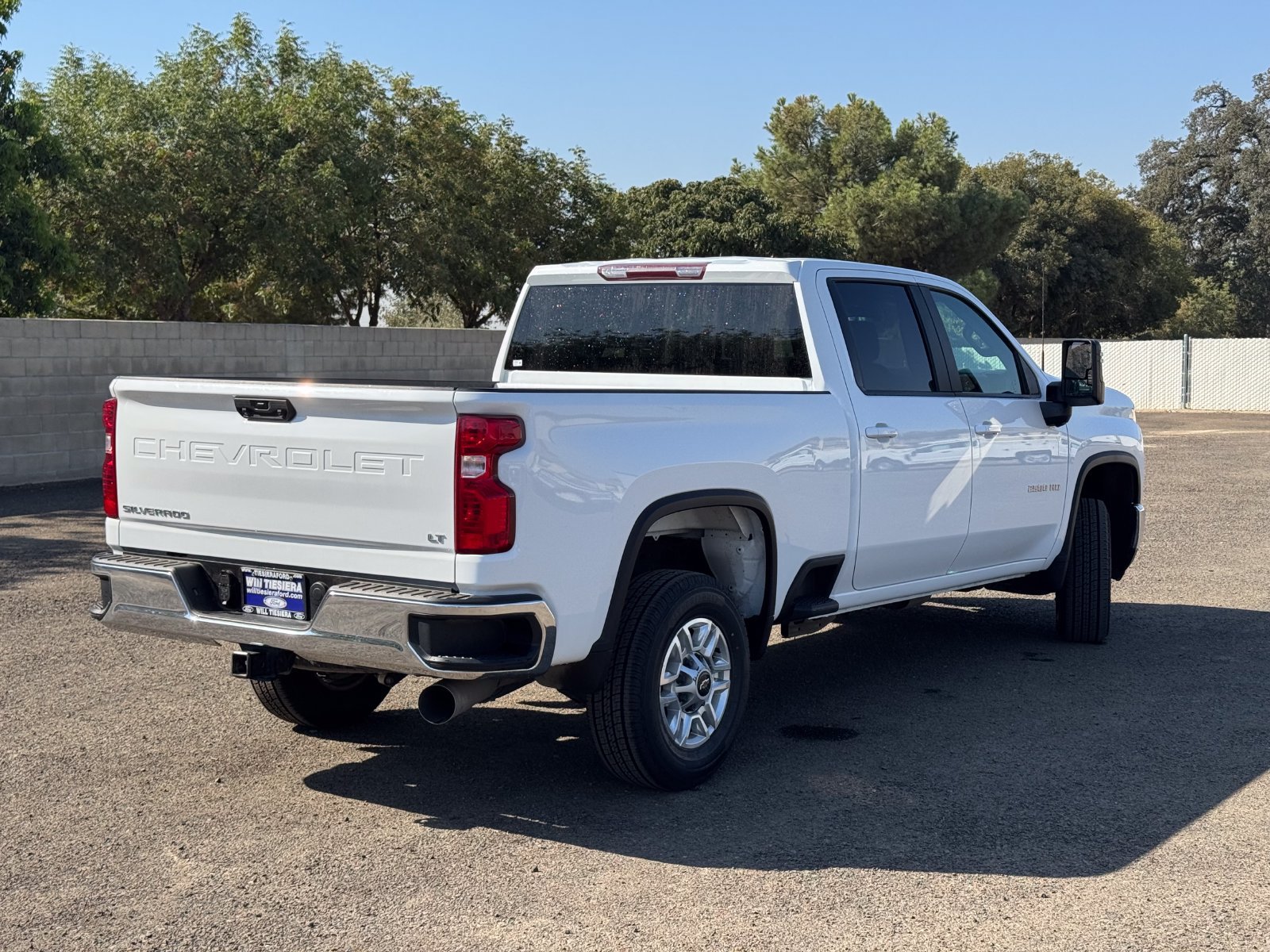 Used 2024 Chevrolet Silverado 2500 LT w/ Convenience Package AWD/4WD image 3