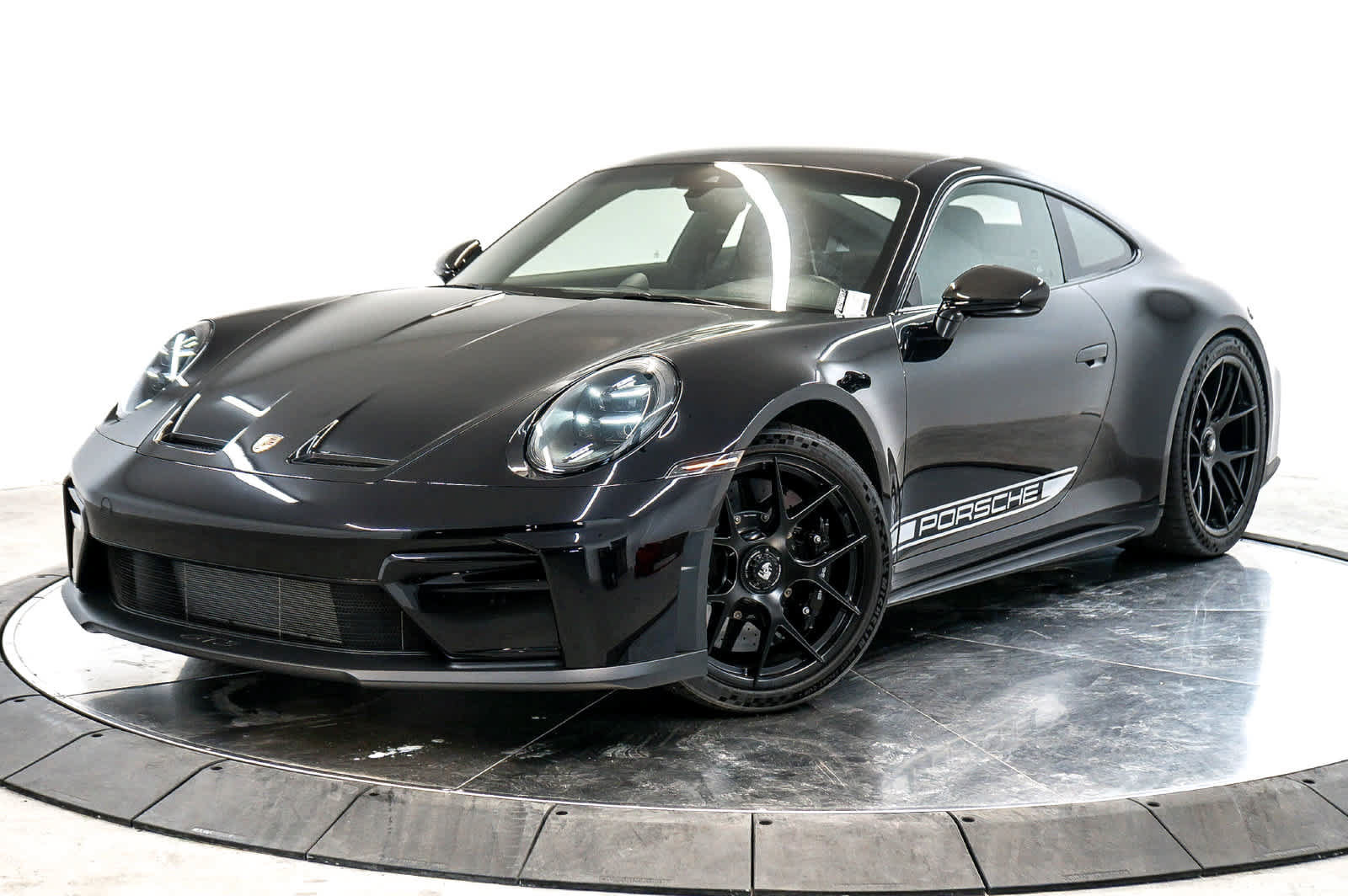 Certified 2025 Porsche 911 GT3 RWD image 1