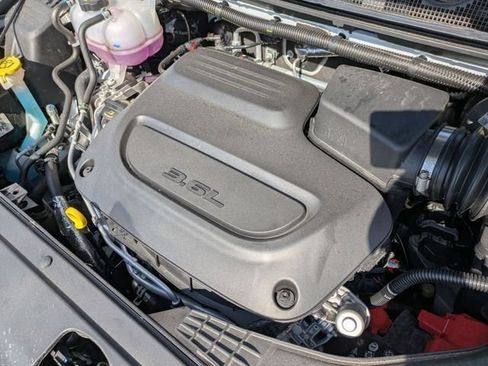 New 2026 Chrysler Pacifica Select w/ S Appearance Package FWD image 36