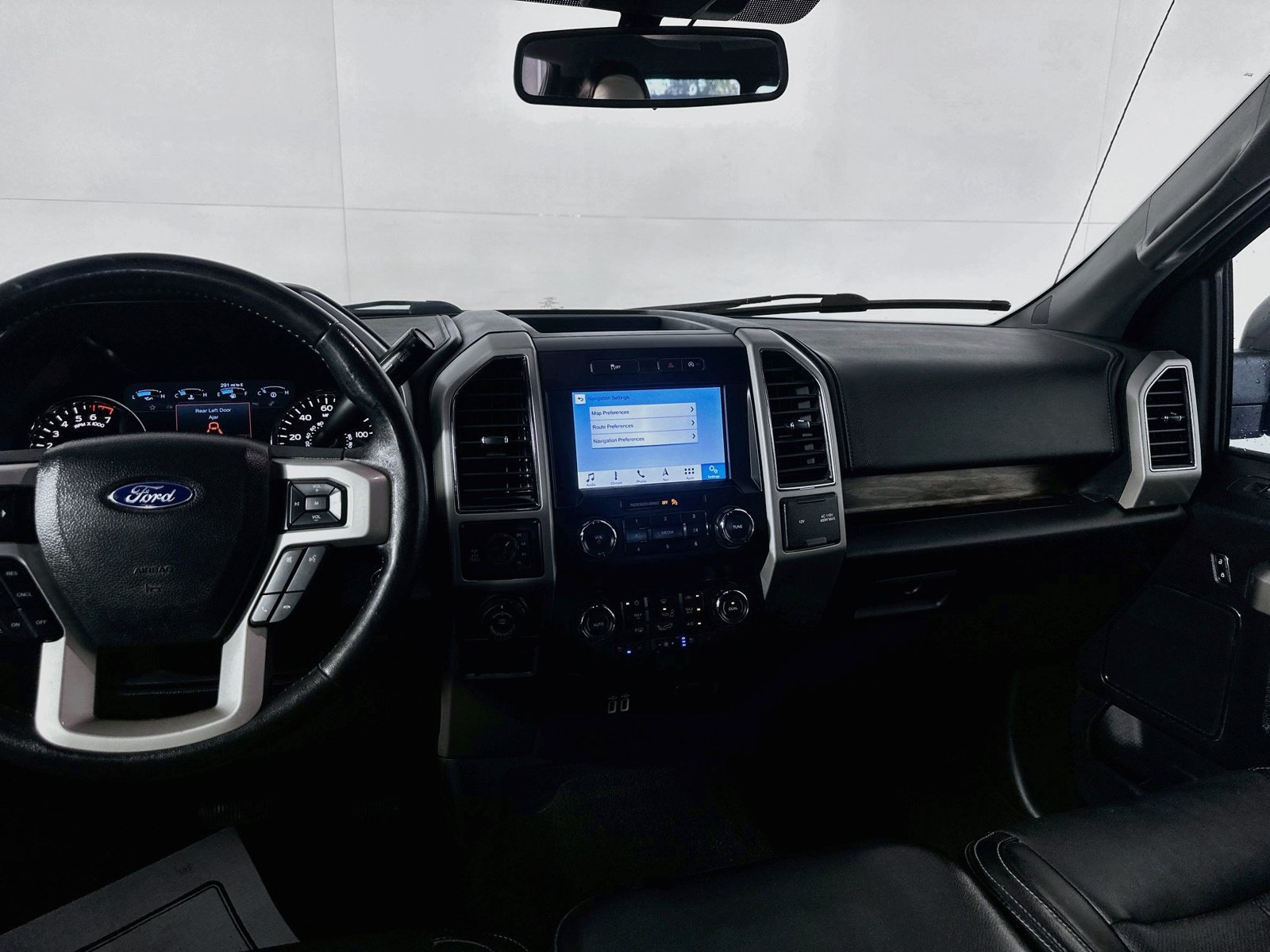 Used 2020 Ford F150 XLT w/ Equipment Group 302A Luxury AWD/4WD image 22