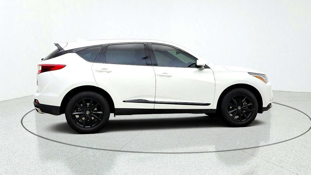 Used 2025 Acura RDX SH-AWD image 4