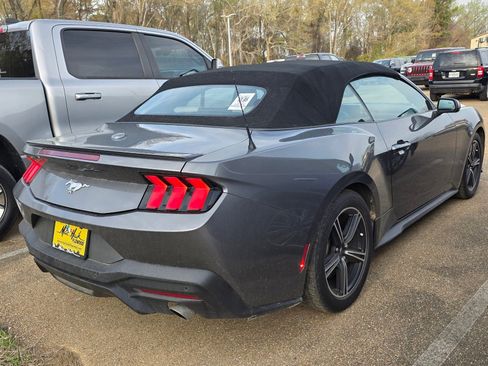 Used 2024 Ford Mustang Premium image 9