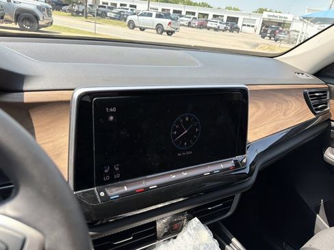 Used 2024 Volkswagen Atlas SE FWD image 20