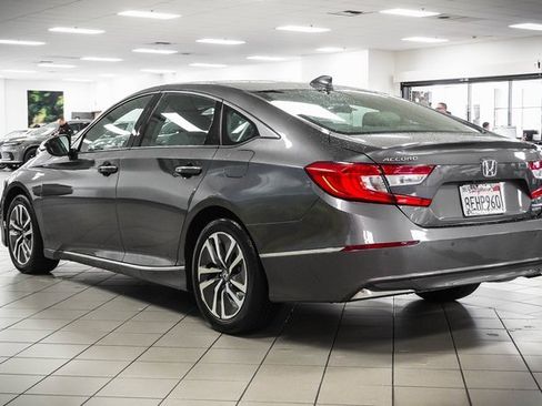 Used 2018 Honda Accord Touring image 8