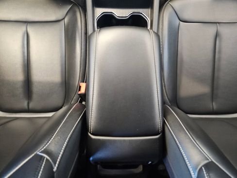 Used 2024 Jeep Grand Cherokee L Limited w/ Black Appearance Package image 19