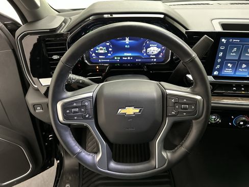 Used 2024 Chevrolet Silverado 1500 LT w/ Z71 Off-Road Package image 24