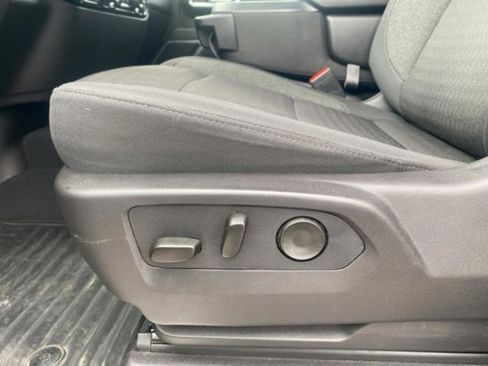 Used 2025 Chevrolet Silverado 2500 LT w/ Convenience Package image 17