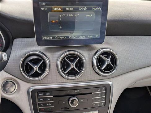 Used 2018 Mercedes-Benz GLA 250 image 11