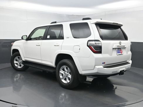 Used 2019 Toyota 4Runner SR5 AWD/4WD image 18
