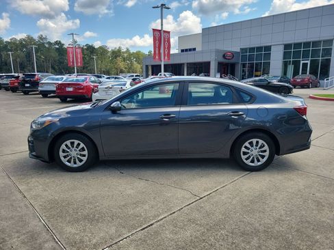 Used 2021 Kia Forte Sedan FWD image 2