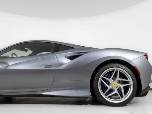 Used 2022 Ferrari F8 Tributo image 17