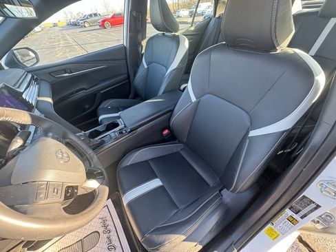 Used 2025 Toyota Camry SE image 10