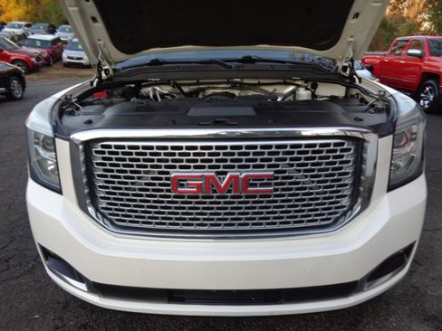 Used 2015 GMC Yukon Denali w/ Touring Package image 28