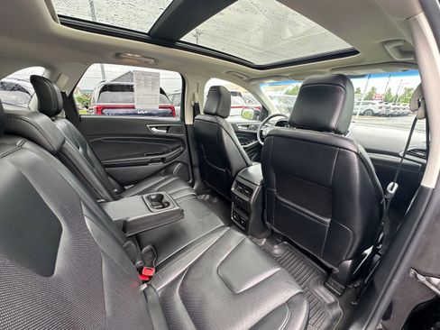 Used 2020 Ford Edge Titanium w/ Equipment Group 301A AWD/4WD image 15