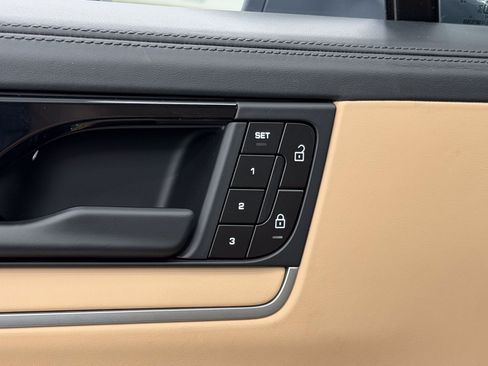 Certified 2025 Porsche Cayenne GTS AWD/4WD image 31