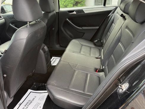Used 2013 Volkswagen Jetta SE FWD image 13