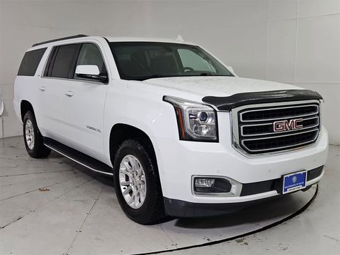 Used 2017 GMC Yukon XL SLE w/ HD Trailering Package image 8