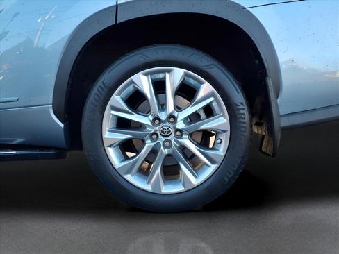 Used 2022 Toyota Highlander Limited image 10