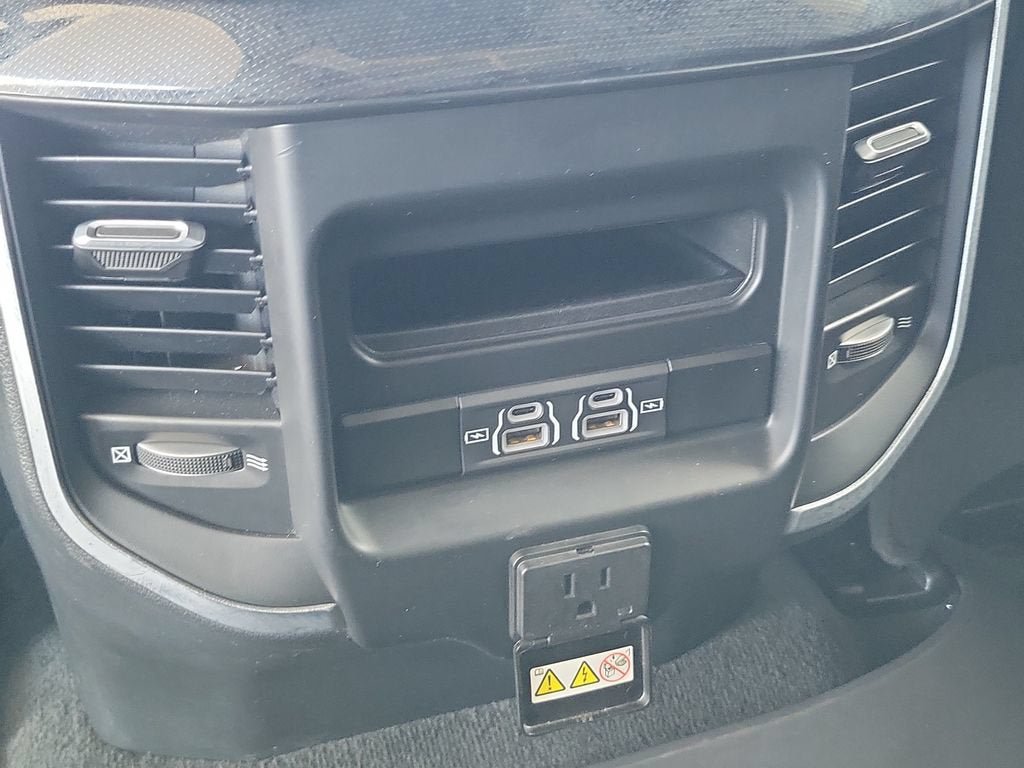 Used 2022 RAM 1500 Laramie w/ Sport Appearance Package AWD/4WD image 12
