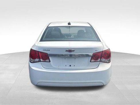 Used 2016 Chevrolet Cruze LT FWD image 3
