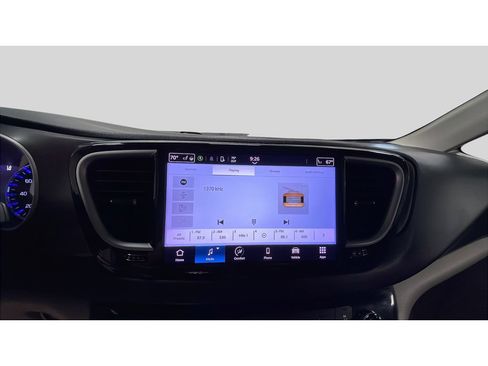 Used 2022 Chrysler Pacifica Touring-L FWD image 13