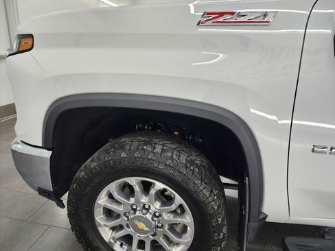 Used 2024 Chevrolet Silverado 2500 LTZ w/ LTZ Premium Package image 42