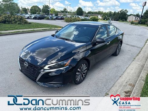 Used 2025 Nissan Altima 2.5 SV FWD image 1