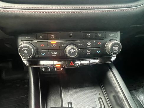 Used 2022 Dodge Durango R/T w/ Blacktop Package AWD/4WD image 24