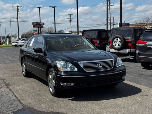 Used 2004 Lexus LS 430 w/ Ultra Luxury Pkg RWD image 3