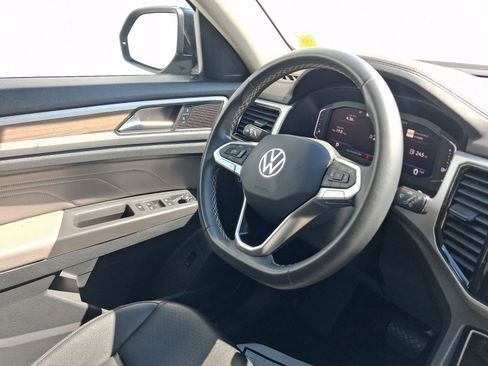 Used 2023 Volkswagen Atlas SEL image 22