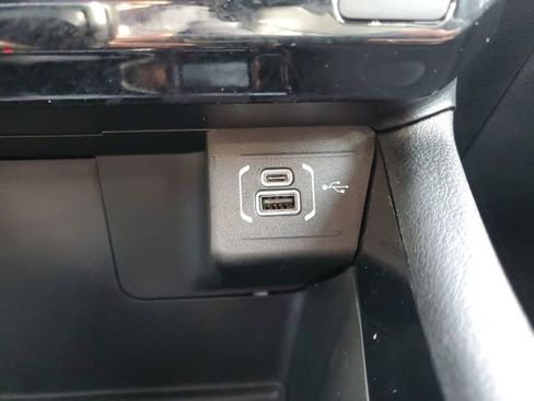 Used 2024 Jeep Compass Limited image 34