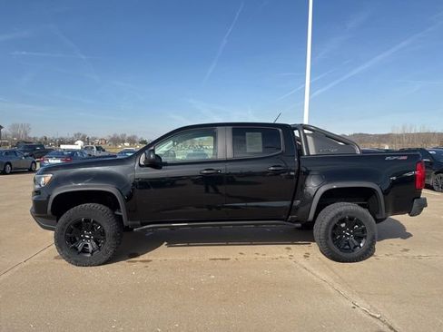 Used 2021 Chevrolet Colorado ZR2 w/ ZR2 Midnight Special Edition image 7