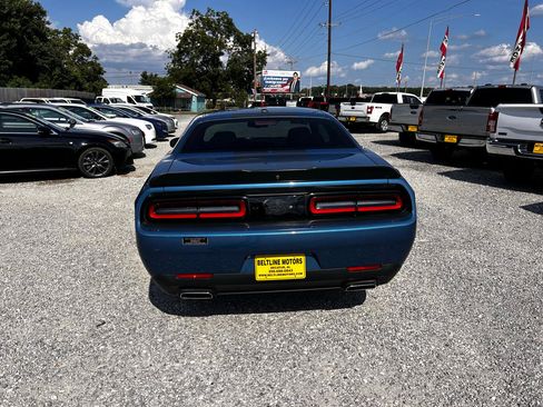 Used 2022 Dodge Challenger SXT w/ Blacktop Package image 15