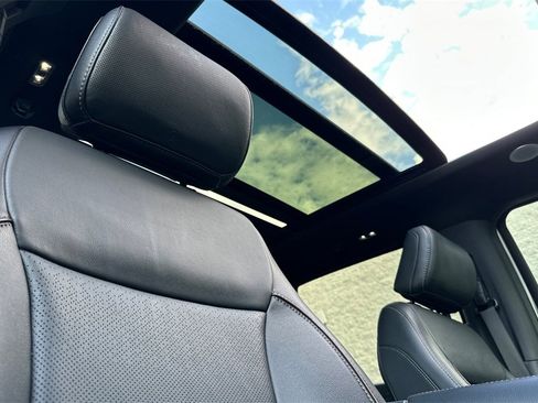 Used 2022 Ford F150 Lariat w/ Equipment Group 502A High image 19