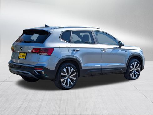 Certified 2023 Volkswagen Taos SE w/ Panoramic Sunroof Package AWD/4WD image 7