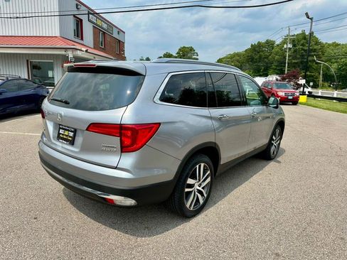 Used 2017 Honda Pilot Touring image 6