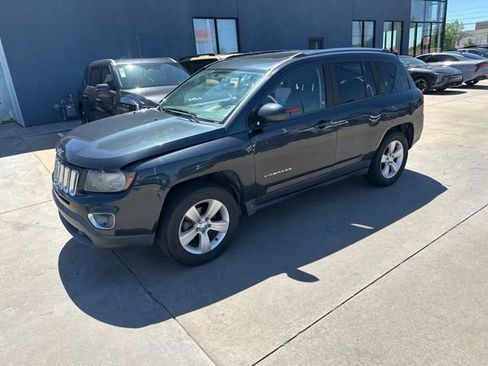 Used 2015 Jeep Compass High Altitude image 3