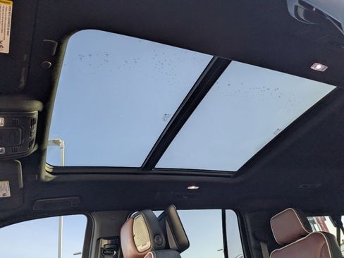 Used 2023 GMC Yukon XL Denali Ultimate image 30