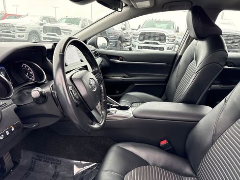 Used 2023 Toyota Camry SE image 12