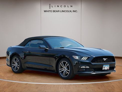 Used 2016 Ford Mustang Premium image 3