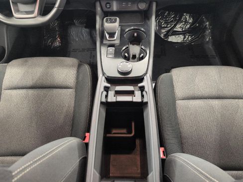 Used 2025 Nissan Rogue SV AWD/4WD image 17